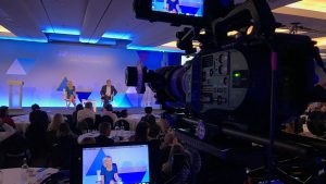 Đội livestream chuyên nghiệp