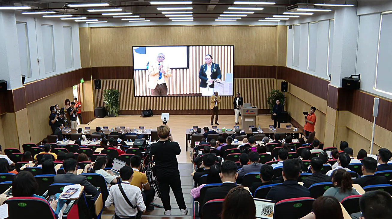 livestream hội thảo 003