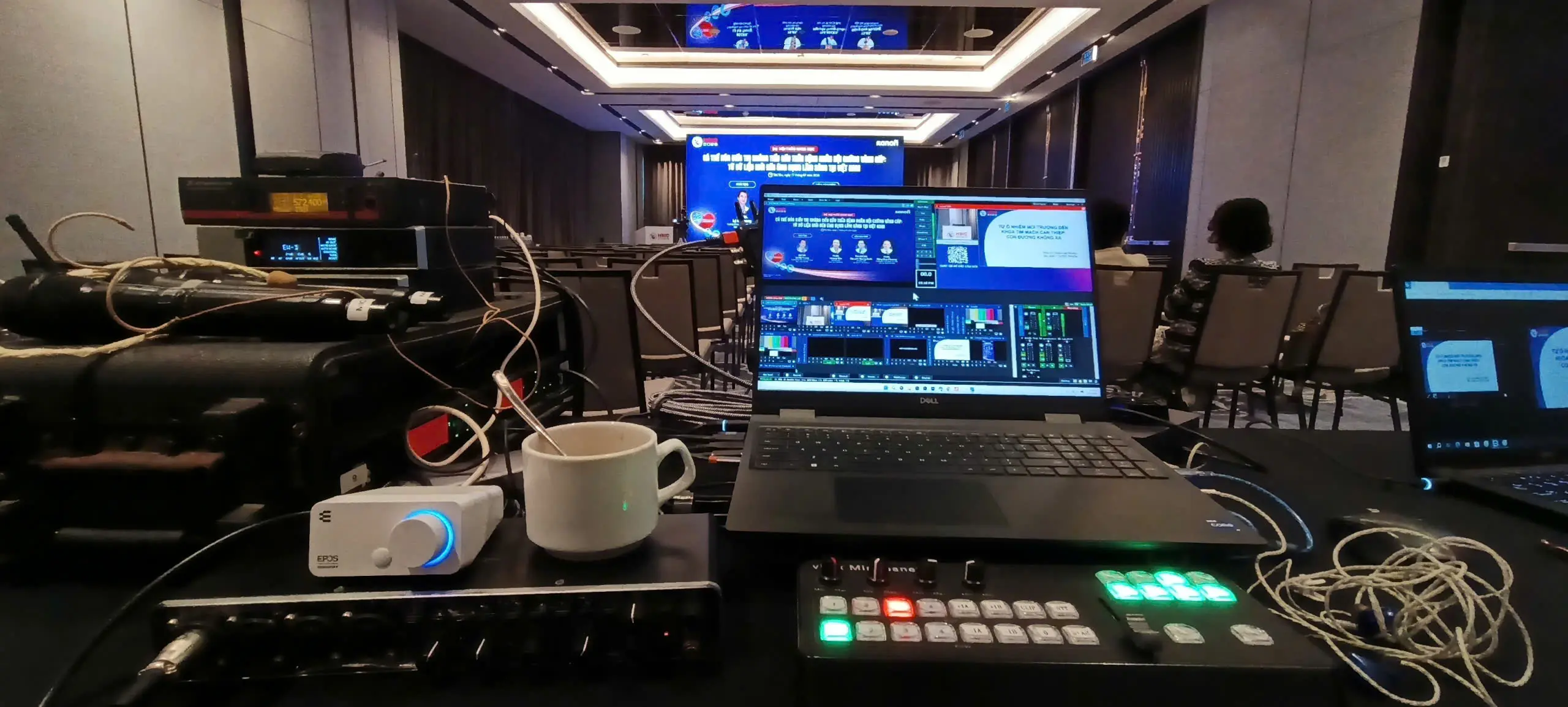 livestream hội thảo 004